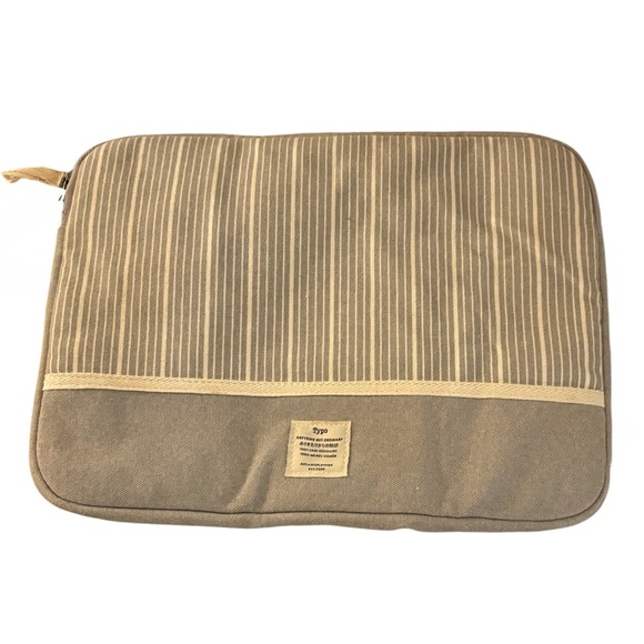 Typo Laptop Case - Picture 8 of 8